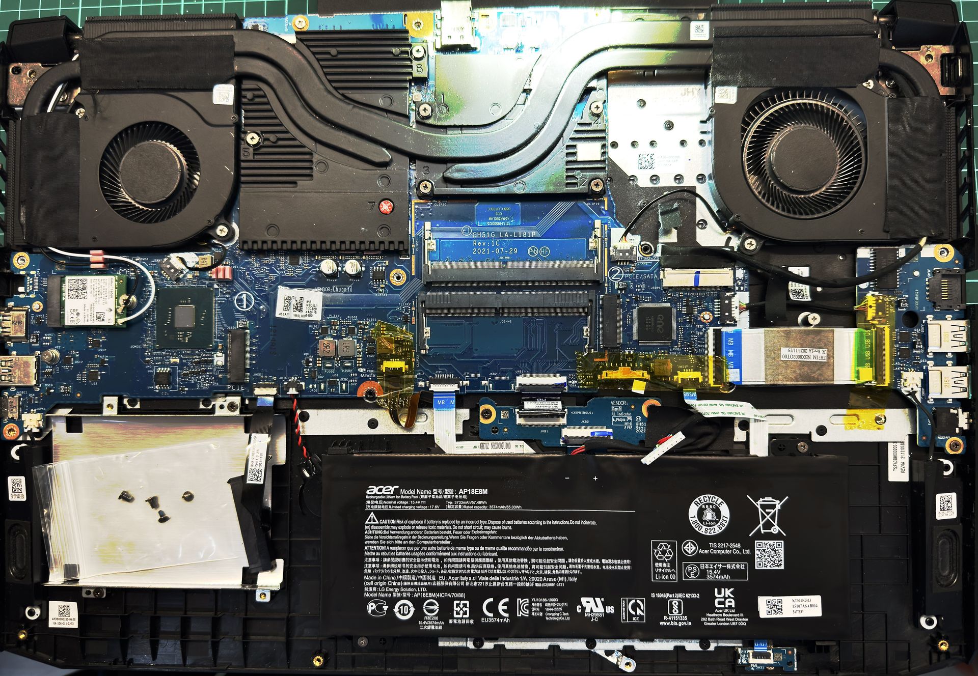A look inside the ACER Nitro 5 laptop at the motherboard